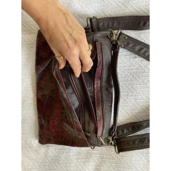 Made In Canada Leather  Flower Daisy Embossed Purse Burgundy Brown Boho Hippie - Picture 4 of 16